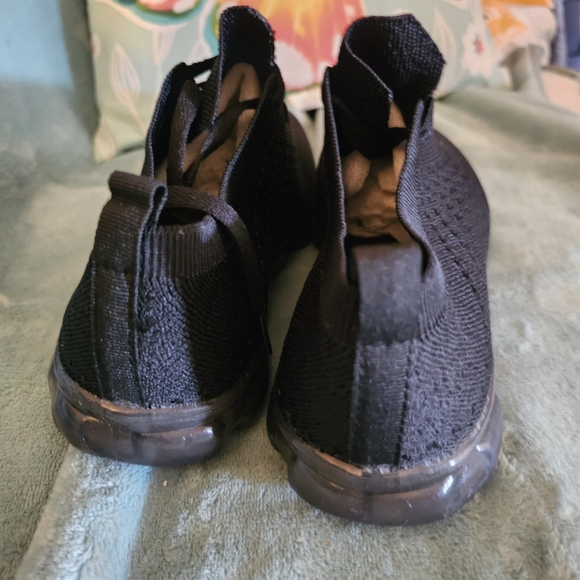 Black Athletic Shoes for Women - Picture 4 of 8